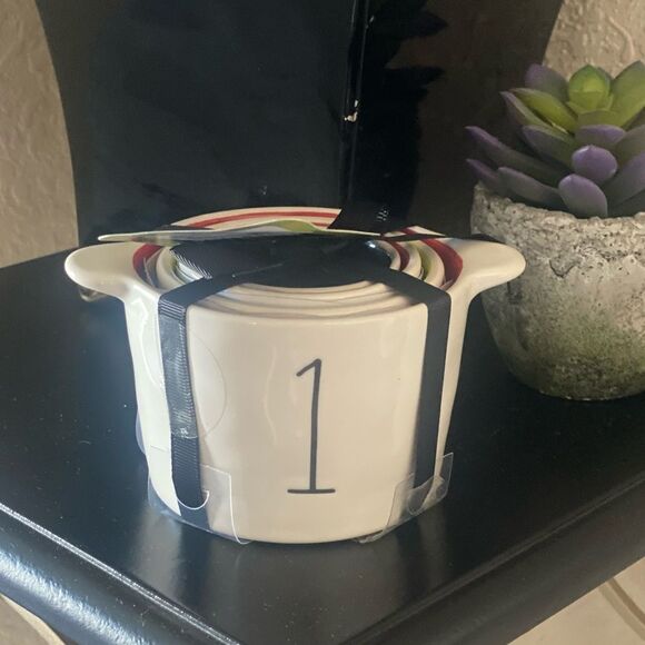 New Rae Dunn x Disney Villains Measuring Cup Set - Picture 6 of 6